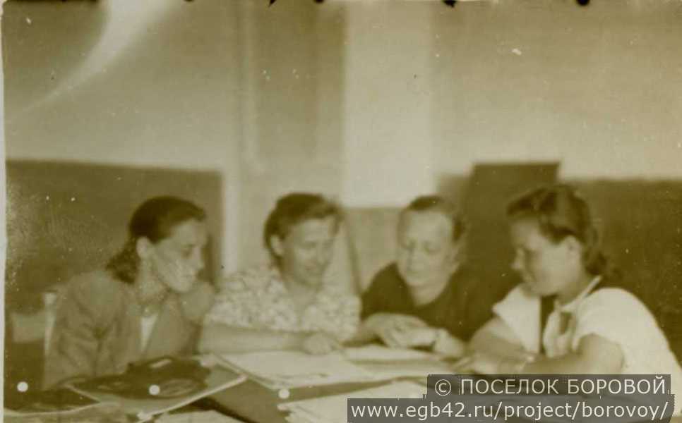 Лесникова Клавдия Львовна, Сушенцова Евдокия Ивановна, Инесса Руссецкая (1948 год)