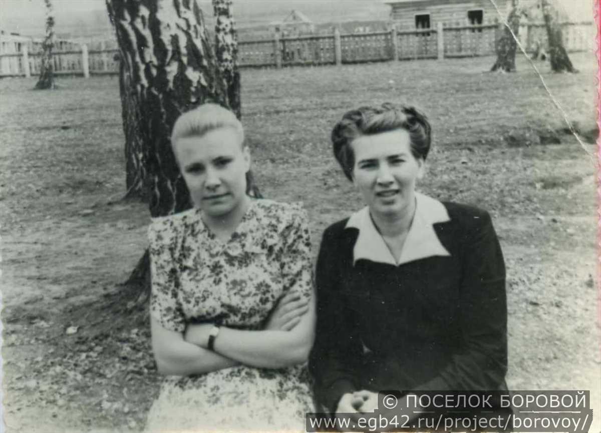 Екатерина Прокопьевна Ласкина и Елена Семеновна Домненко (1948 г.)